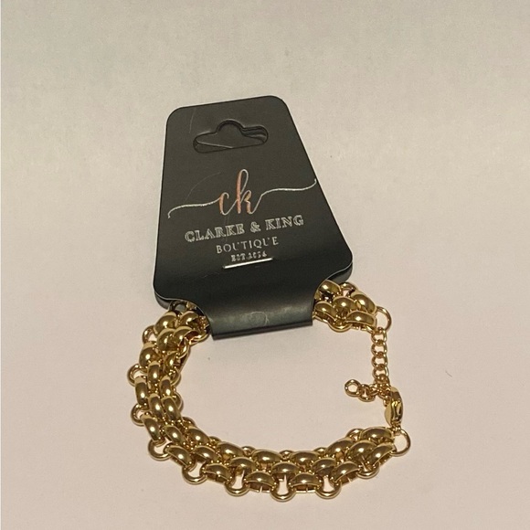 Women’s Hollow Out Gold Stainless Steel Chain Bracelet - Picture 1 of 6